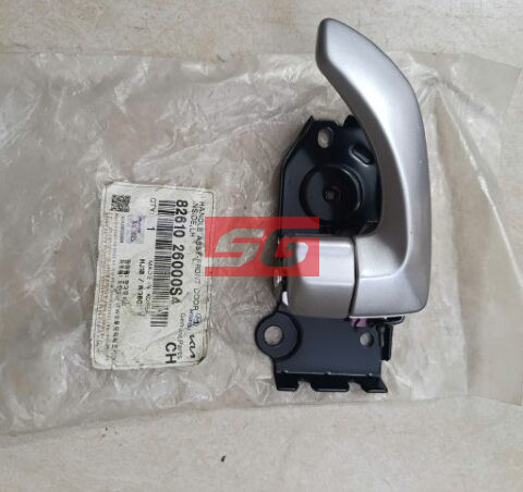 TAY MỞ CỬA TRONG PHỤ XE HYUNDAI TRAGO | 8262026000S4
