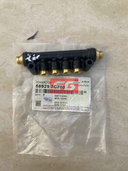 VAN CHIA HƠI HYUNDAI HD600 | 589297C700