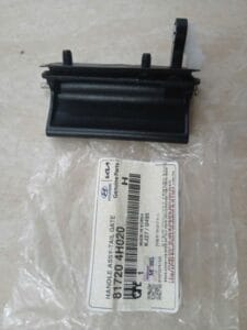 TAY MỞ CỬA HẬU HYUNDAI GRAND STAREX | 817204H020