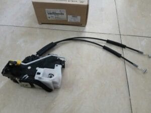 Ổ NGẬM KHÓA CỬA TRƯỚC KIA CERATO 2013 | 813101M040.