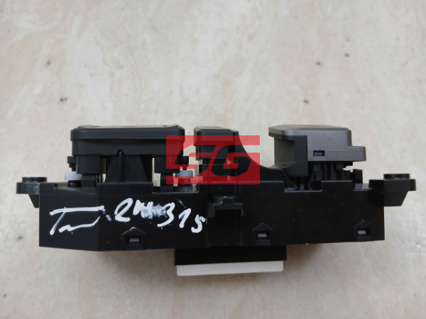 CÔNG TẮC THẮNG TAY HYUNDAI SANTAFE XL SPORT | 933102W3154X