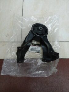 CHÂN MÁY SAU MITSUBISHI LANCER 2006 | MB554541