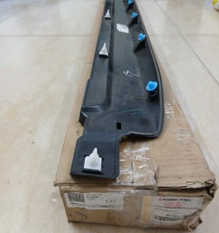 ỐP BABULE PHẢI MITSUBISHI XPANDER 2022 | 6512A726