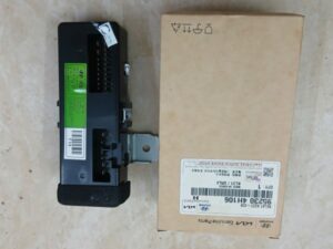 RƠ LE XI NHAN ICM HYUNDAI STAREX 2011 | 952304H106